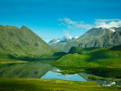 Felsenlandschaft mit See